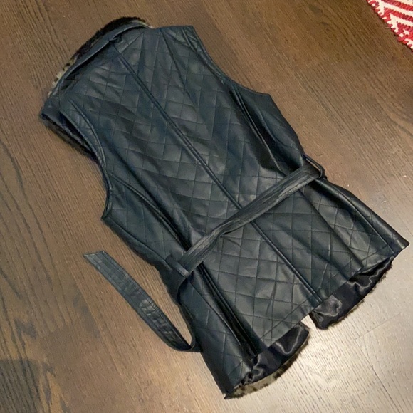 Faux fur vest - Picture 4 of 4